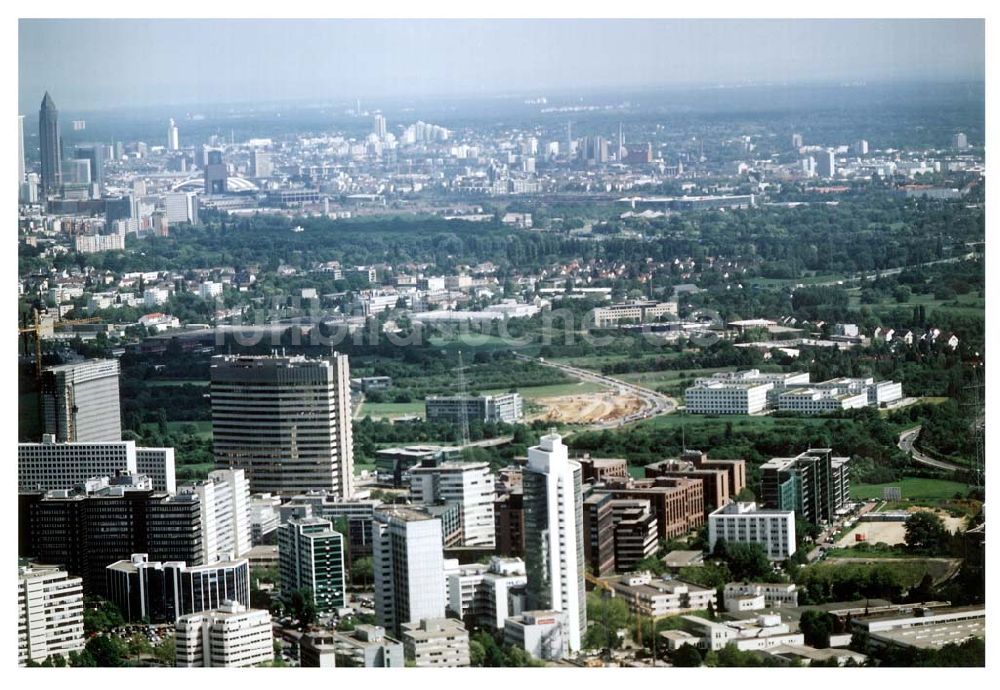 Luftaufnahme Frankfurt am Main - Gewerbe- und Entwicklungsgebiet der HVB-Projekt am Gewerbegebiet Eschenborn - Süd in Frankfurt Sossenheim (Hessen).