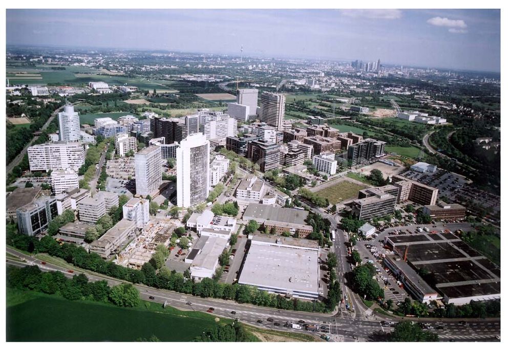 Frankfurt am Main von oben - Gewerbe- und Entwicklungsgebiet der HVB-Projekt am Gewerbegebiet Eschenborn - Süd in Frankfurt Sossenheim (Hessen).