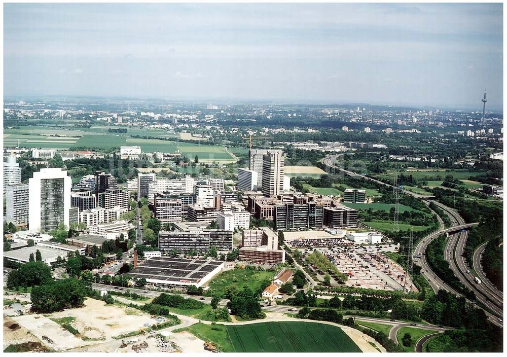 Frankfurt am Main von oben - Gewerbe- und Entwicklungsgebiet der HVB-Projekt am Gewerbegebiet Eschenborn - Süd in Frankfurt Sossenheim (Hessen)