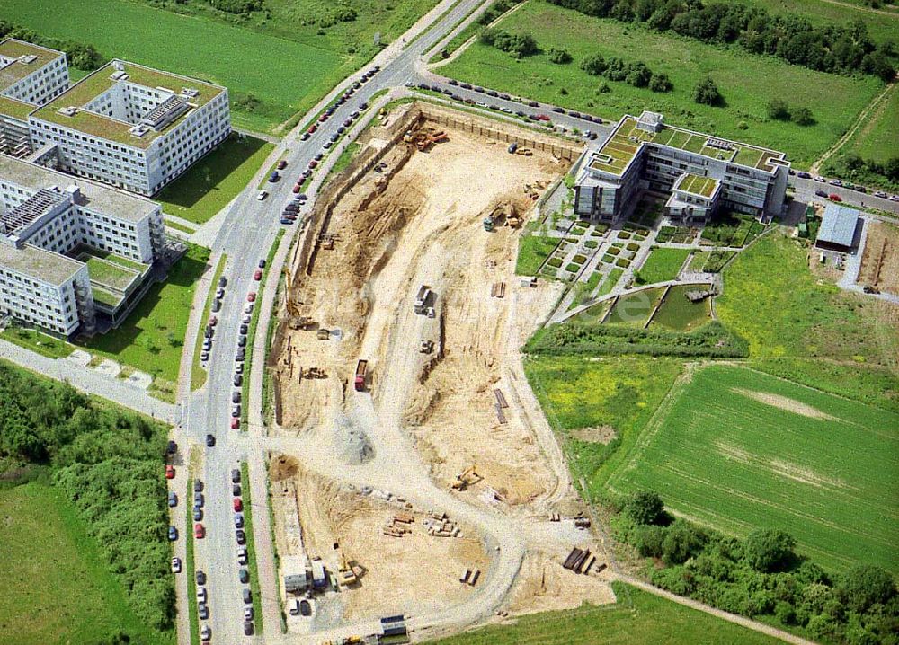 Frankfurt am Main aus der Vogelperspektive: Gewerbe- und Entwicklungsgebiet der HVB-Projekt am Gewerbegebiet Eschenborn - Süd in Frankfurt Sossenheim (Hessen)