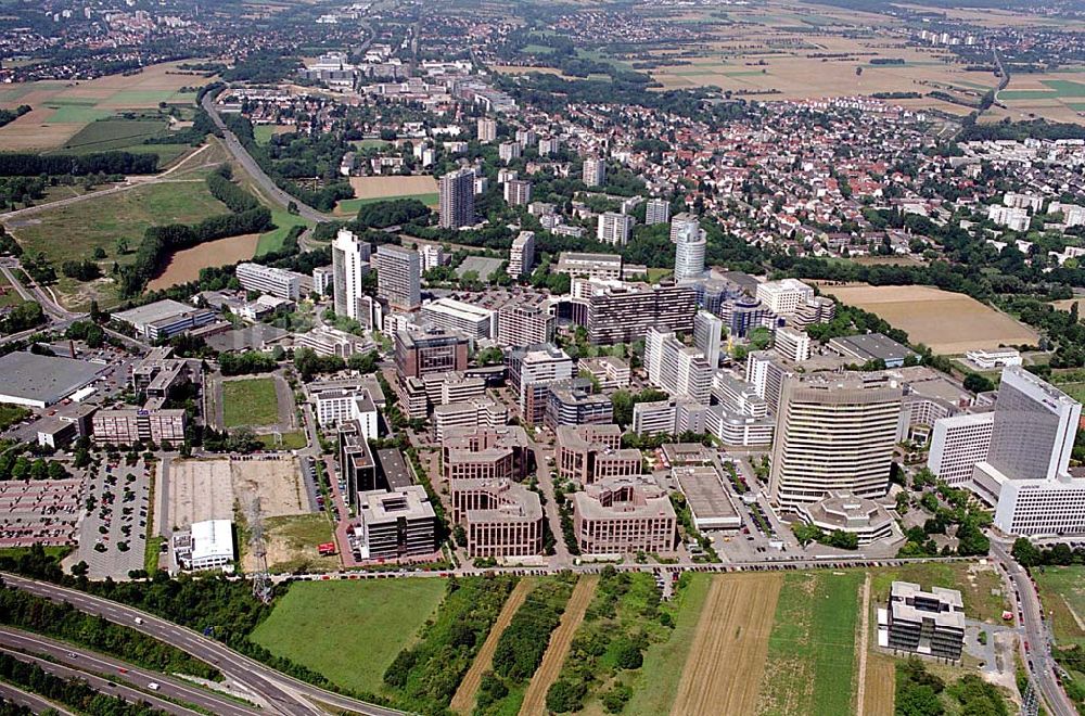 Luftaufnahme Frankfurt Sossenheim (Hessen) - Gewerbe- und Entwicklungsgebiet der HVB-Projekt am Gewerbegebiet Eschenborn - Süd in Frankfurt Sossenheim (Hessen)