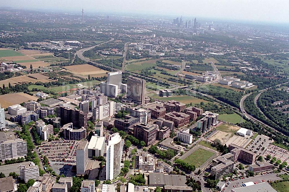 Frankfurt Sossenheim (Hessen) aus der Vogelperspektive: Gewerbe- und Entwicklungsgebiet der HVB-Projekt am Gewerbegebiet Eschenborn - Süd in Frankfurt Sossenheim (Hessen)