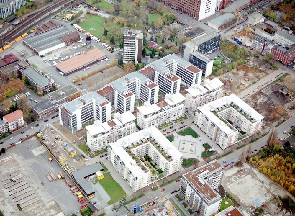 Luftaufnahme Frankfurt am Main - Gewerbe- und Entwicklungsgebiet der HVB-Projekt an der Theodor-Heuss-Allee in Frankfurt/Main. (Hessen).