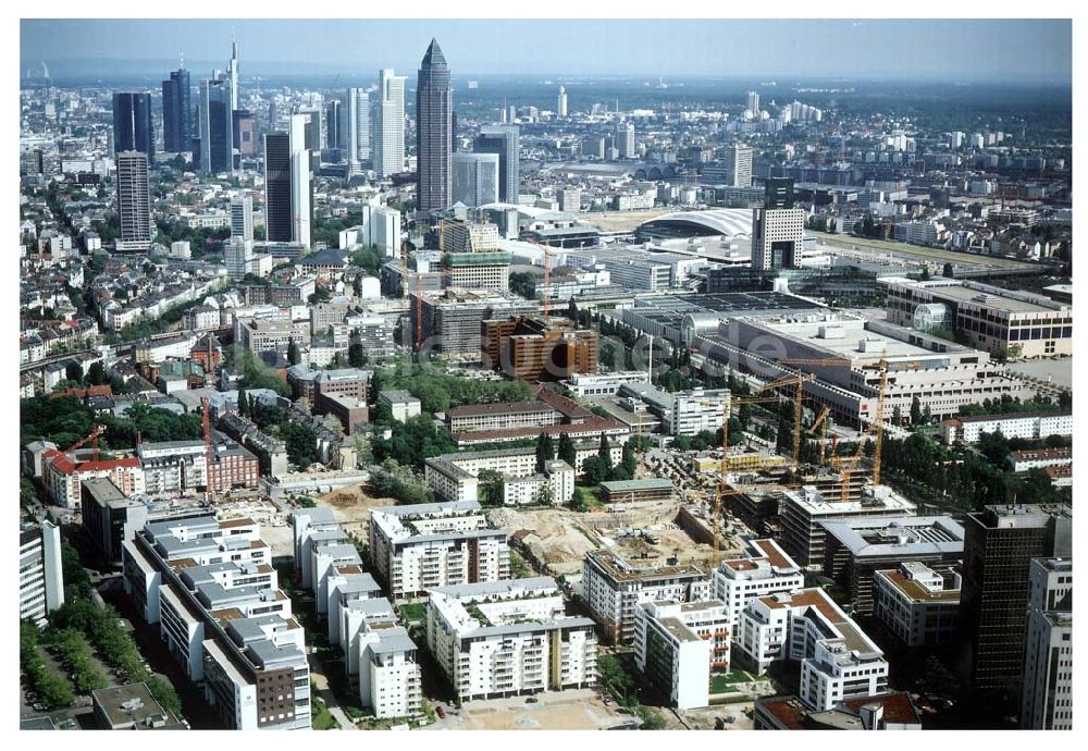 Luftbild Frankfurt am Main - Gewerbe- und Entwicklungsgebiet der HVB-Projekt an der Theodor-Heuss-Allee in Frankfurt/Main. (Hessen).