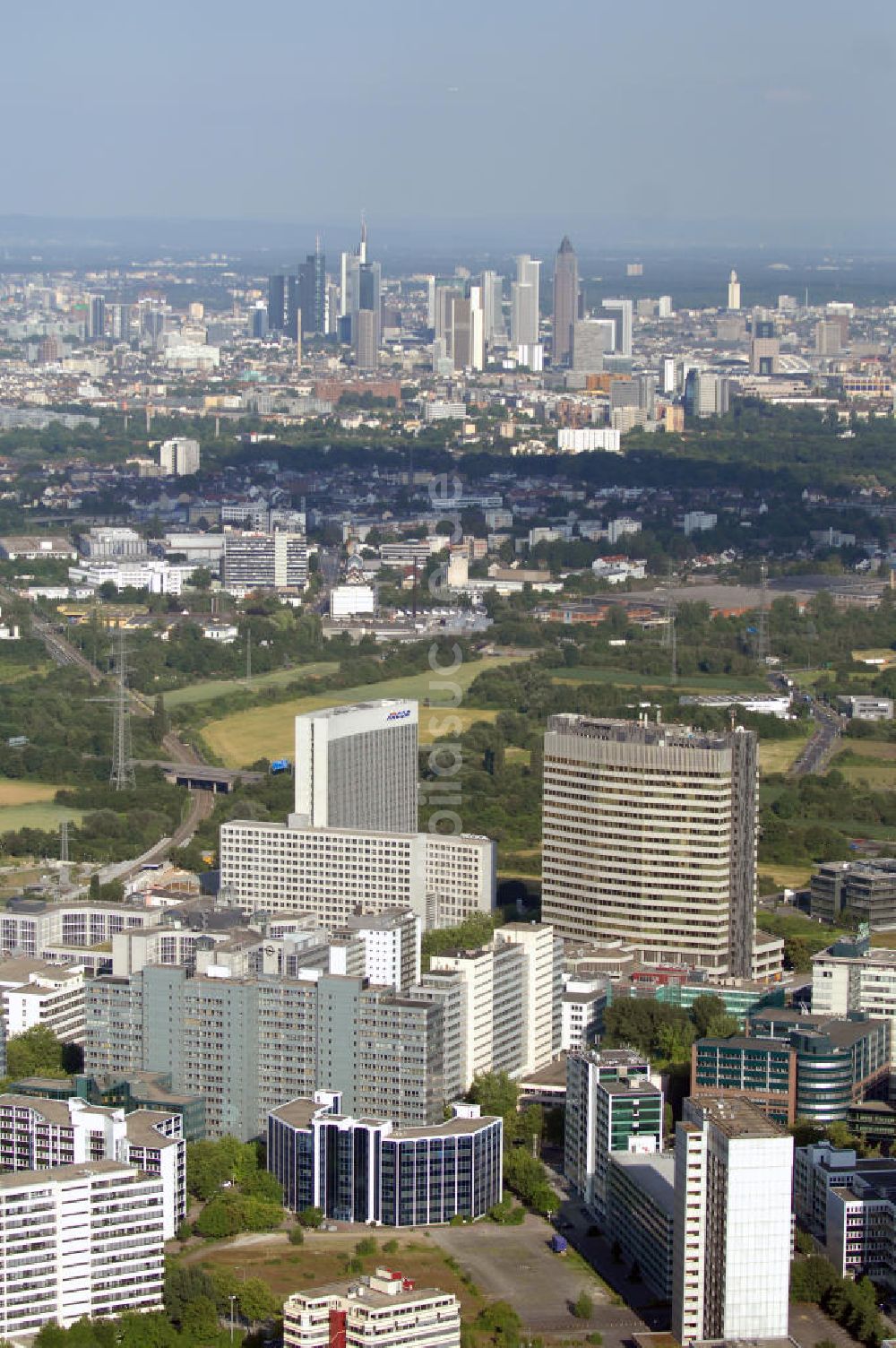 Eschborn von oben - Gewerbe und Entwicklungsgebiet Sossenheim der HVB-Projekt am Gewerbegebiet Eschborn