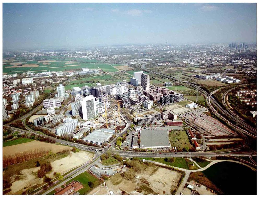 FRANKFURT AM MAIN aus der Vogelperspektive: Gewerbe- und Entwicklungsgebiet Sossenheim der HVB-Projekt am Gewerbegebiet Eschenborn-Süd in Frankfurt/Main (Hessen)