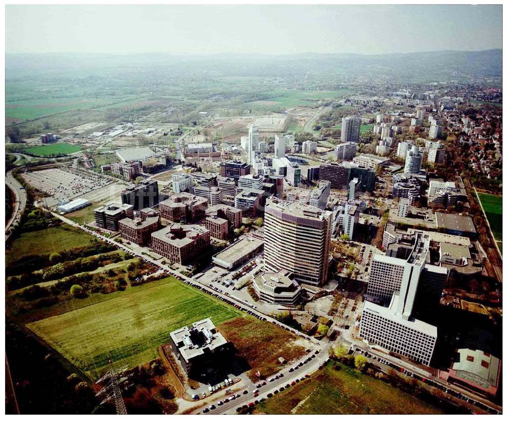 Luftaufnahme FRANKFURT AM MAIN - Gewerbe- und Entwicklungsgebiet Sossenheim der HVB-Projekt am Gewerbegebiet Eschenborn-Süd in Frankfurt/Main (Hessen)