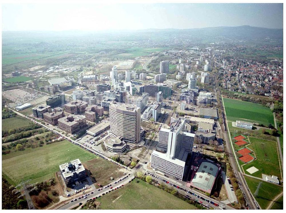 FRANKFURT AM MAIN aus der Vogelperspektive: Gewerbe- und Entwicklungsgebiet Sossenheim der HVB-Projekt am Gewerbegebiet Eschenborn-Süd in Frankfurt/Main (Hessen)