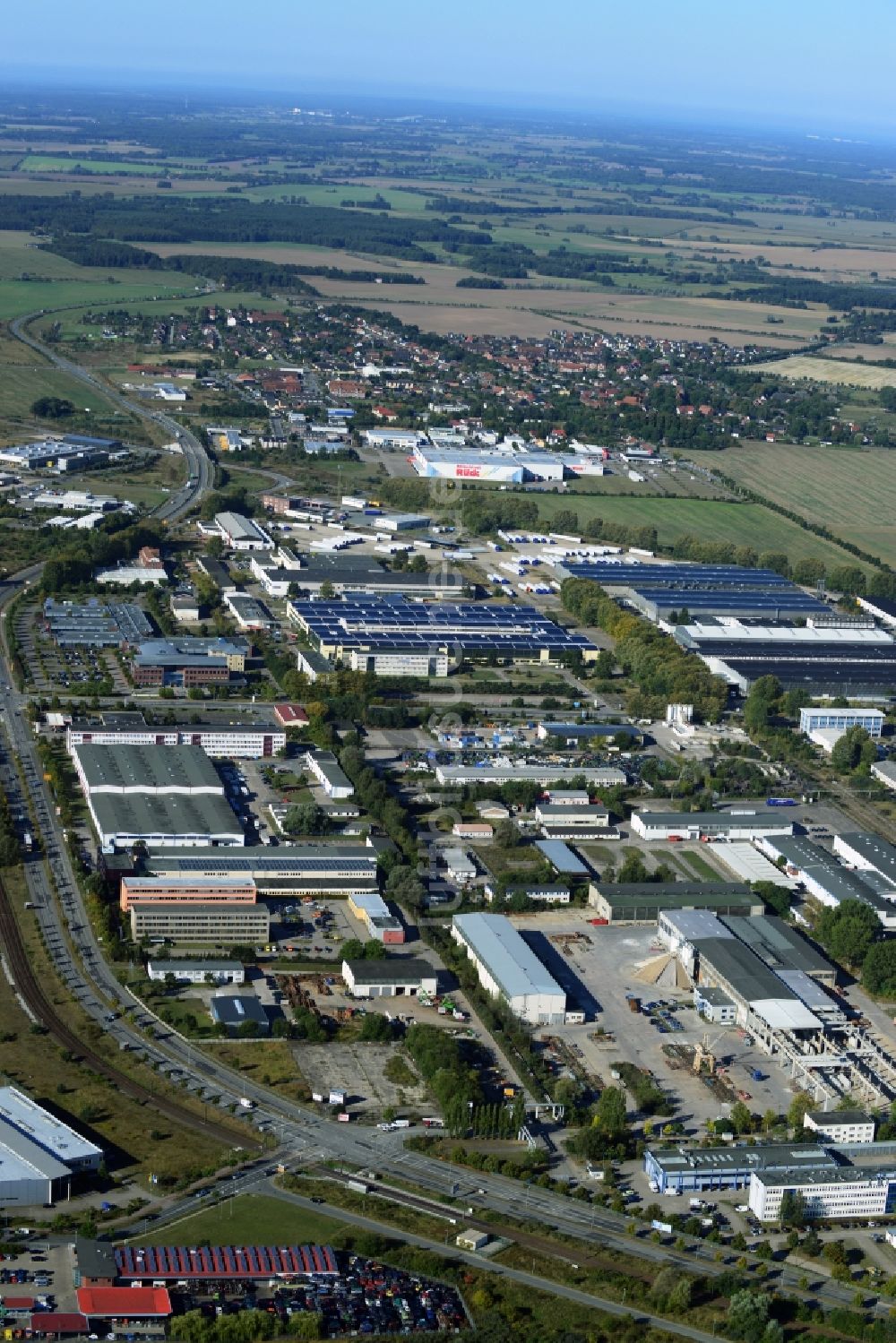 Luftbild Schwerin - Gewerbe- und Industriegebiet mit dem Heizkraftwerk Pampow in Schwerin im Bundesland Mecklenburg-Vorpommern