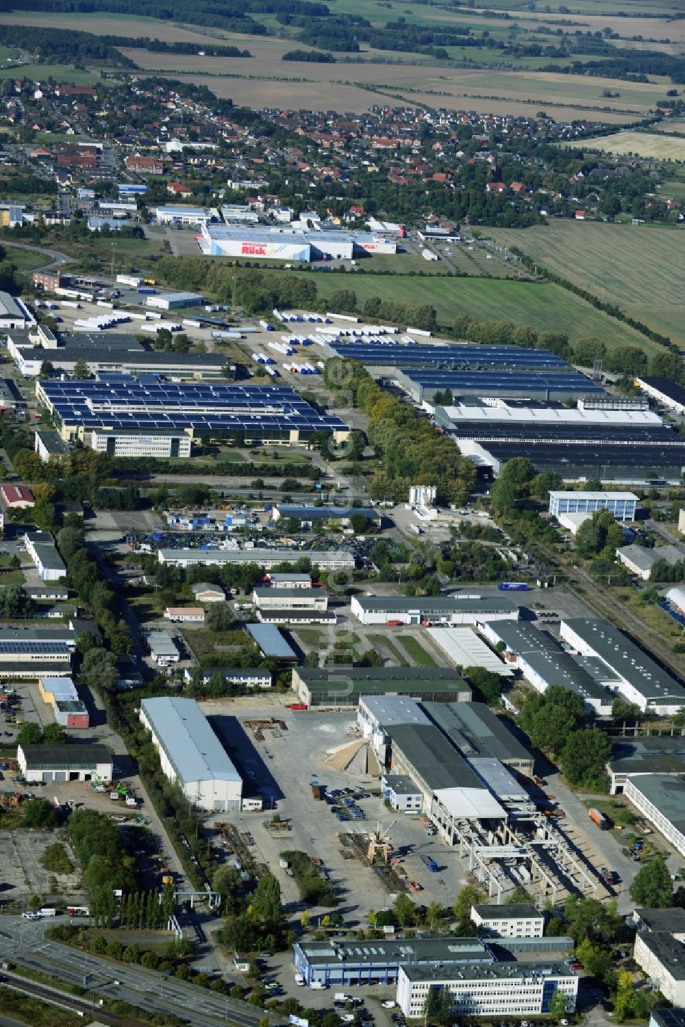 Luftbild Schwerin - Gewerbe- und Industriegebiet mit dem Heizkraftwerk Pampow in Schwerin im Bundesland Mecklenburg-Vorpommern