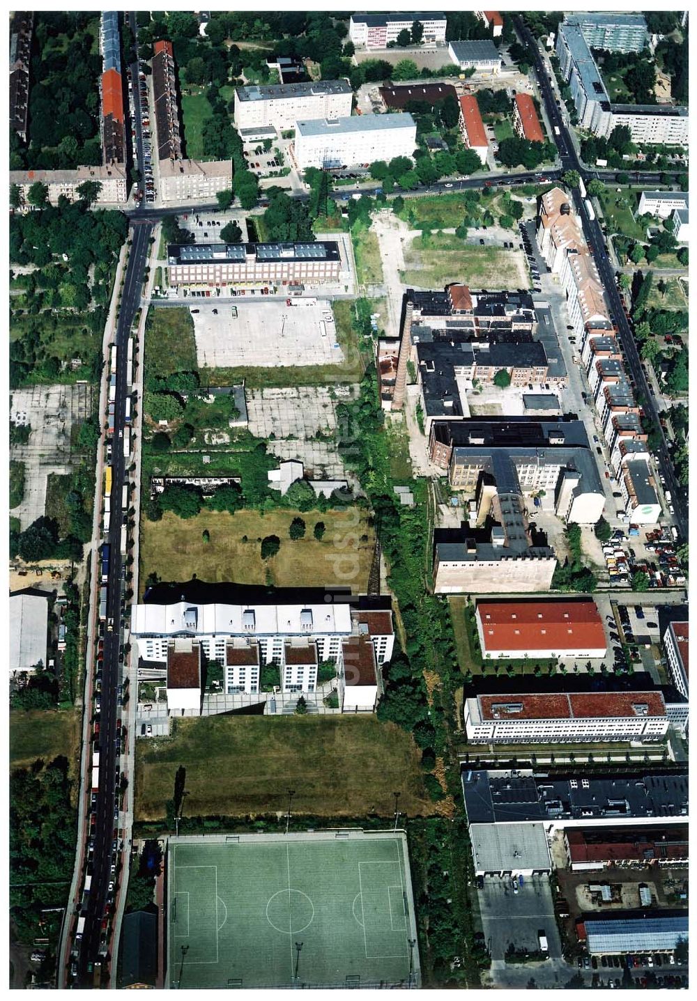 Berlin - Lichtenberg von oben - Gewerbe- und Industriegebiet der HVB-Projekt GmbH an der Bornitzstraße in Berlin - Lichtenberg.