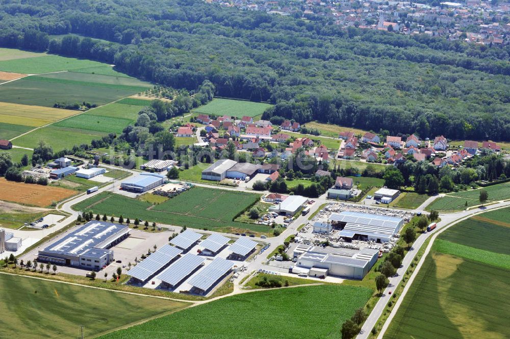 Leipheim aus der Vogelperspektive: Gewerbe- und Industriegebiet Spinnmähder in Leipheim / Bayern