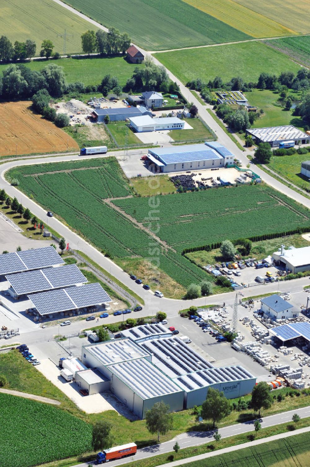 Luftaufnahme Leipheim - Gewerbe- und Industriegebiet Spinnmähder in Leipheim / Bayern