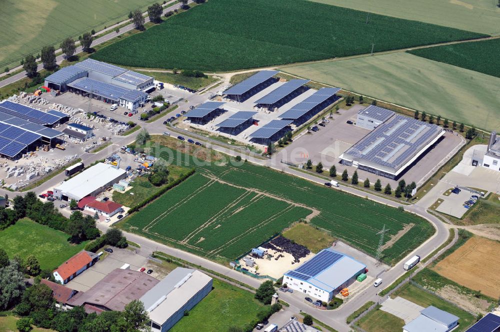 Leipheim aus der Vogelperspektive: Gewerbe- und Industriegebiet Spinnmähder in Leipheim / Bayern