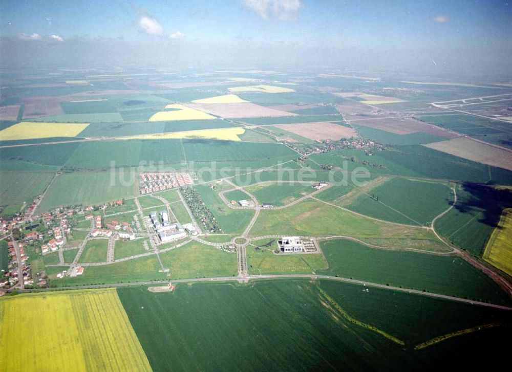 Großkugel / Sachsen - Anhalt aus der Vogelperspektive: Gewerbe- und Wohngebiet der HVB Projekt in Großkugel am Schkeuditzer Kreuz.