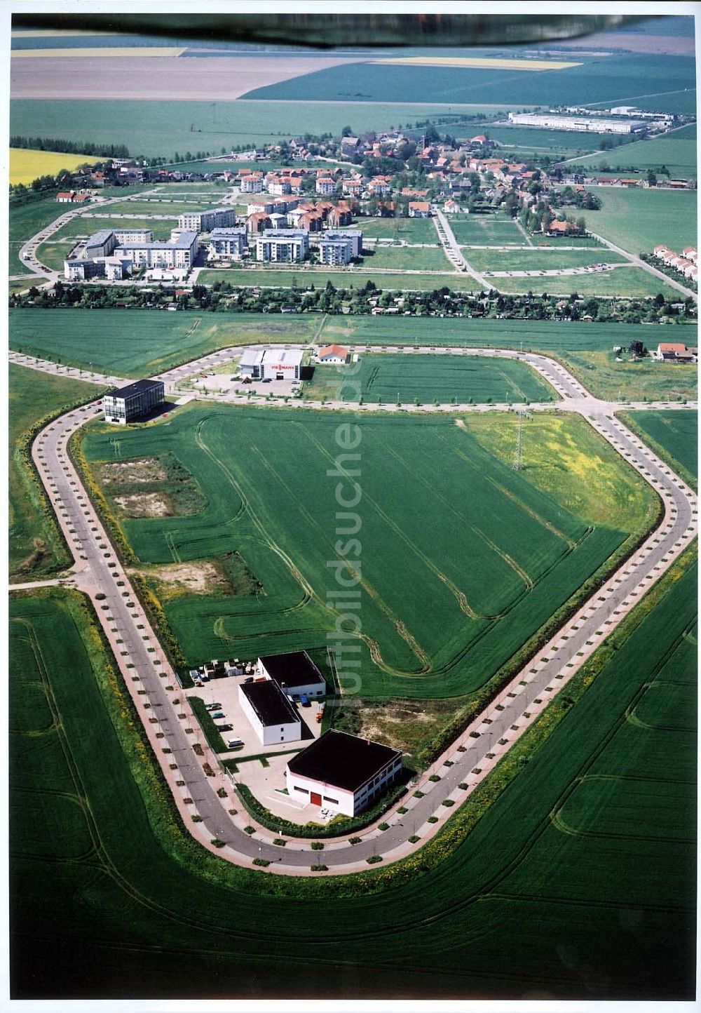 Großkugel / Sachsen - Anhalt aus der Vogelperspektive: Gewerbe- und Wohngebiet der HVB Projekt in Großkugel am Schkeuditzer Kreuz.