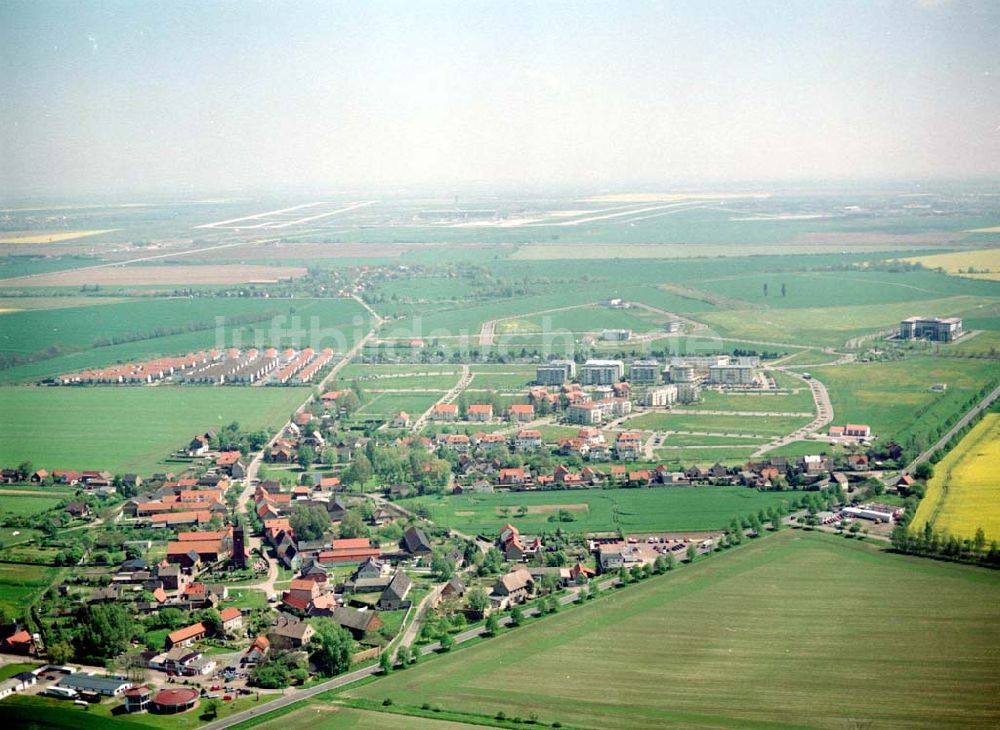 Großkugel / Sachsen - Anhalt von oben - Gewerbe- und Wohngebiet der HVB Projekt in Großkugel am Schkeuditzer Kreuz.