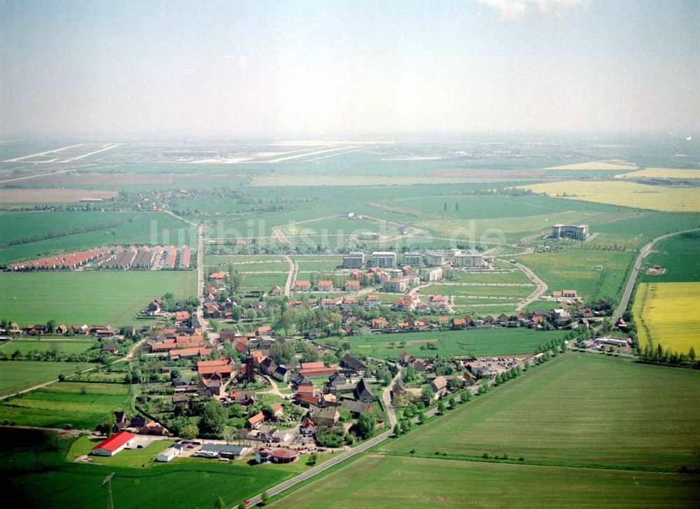 Großkugel / Sachsen - Anhalt aus der Vogelperspektive: Gewerbe- und Wohngebiet der HVB Projekt in Großkugel am Schkeuditzer Kreuz.