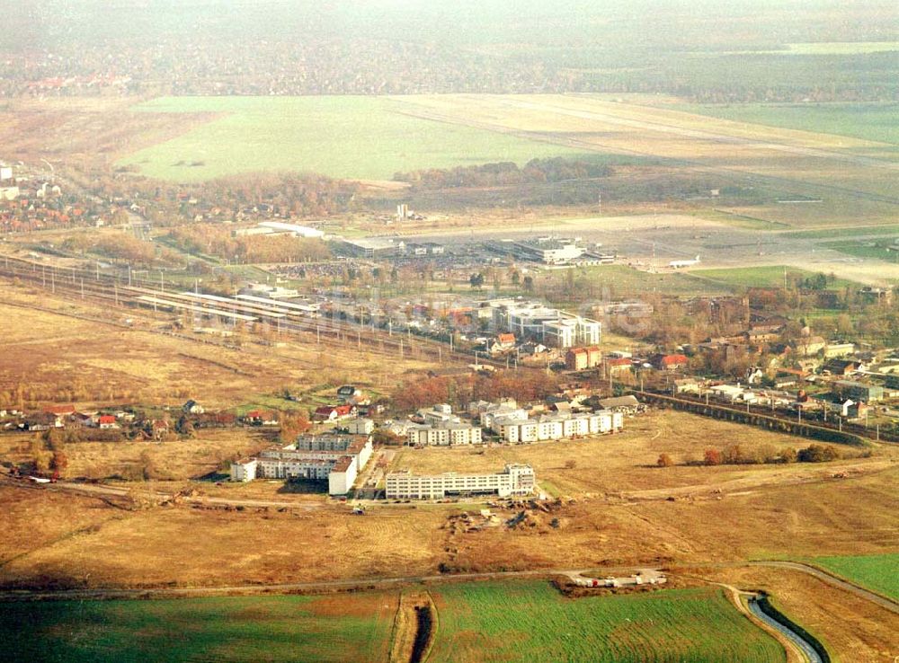 Luftbild Schönefeld - Brandenburg - Gewerbe- und Wohngebiet Roncasa der HVB Projekt GmbH westlich des S- und Fernbahnhofes Schönefeld. 05.11.2002