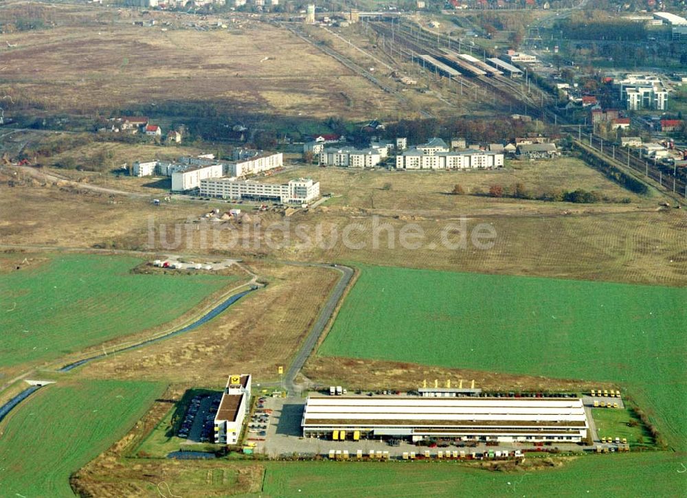 Luftbild Schönefeld - Brandenburg - Gewerbe- und Wohngebiet Roncasa der HVB Projekt GmbH westlich des S- und Fernbahnhofes Schönefeld. 05.11.2002