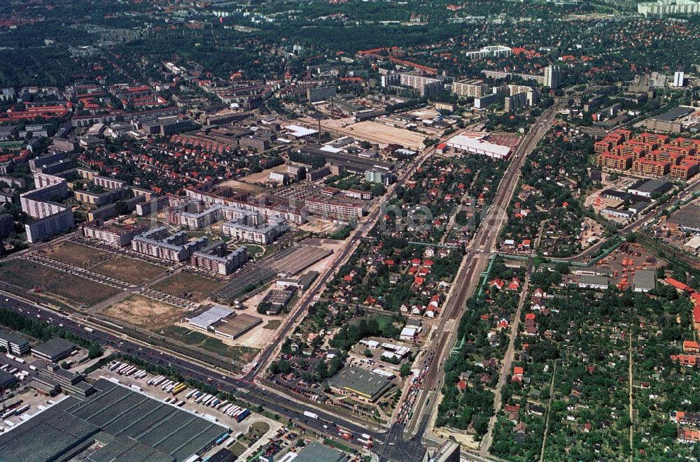 Luftbild Berlin - Gewerbe- und Wohngebiete Ecke Rhinstraße und Landsberger Allee in Berlin-Hohenschönhausen