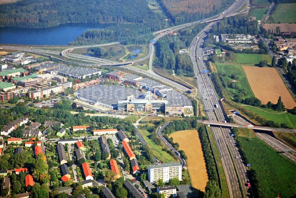 Düsseldorf von oben - Gewerbegebiet an der Autobahn BAB A44 und A52 in Düsseldorf-Lichtenbroich im Bundesland Nordrhein-Westfalen