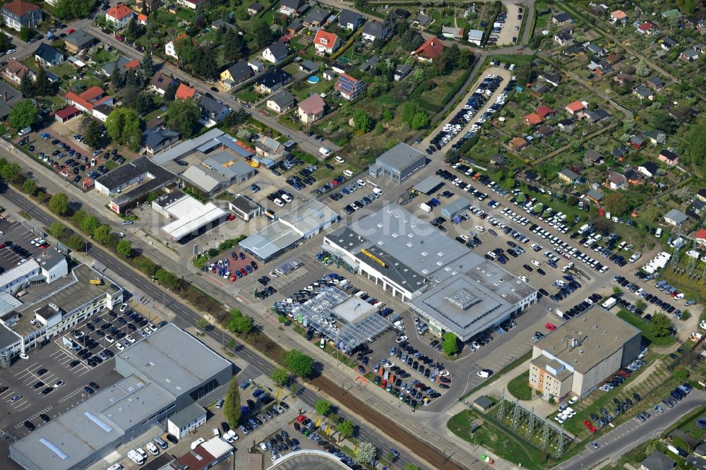 Berlin von oben - Gewerbegebiet Autohäuser der Möbus - Gruppe an der Hansastraße im Bezirk Weißensee in Berlin