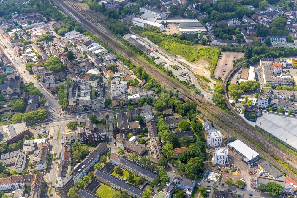 Luftaufnahme Bochum - Gewerbegebiet mit Blick auf das Kulturzentrum Rotunde Bochum am Konrad-Adenauer-Platz im Ortsteil Innenstadt in Bochum im Bundesland Nordrhein-Westfalen, Deutschland