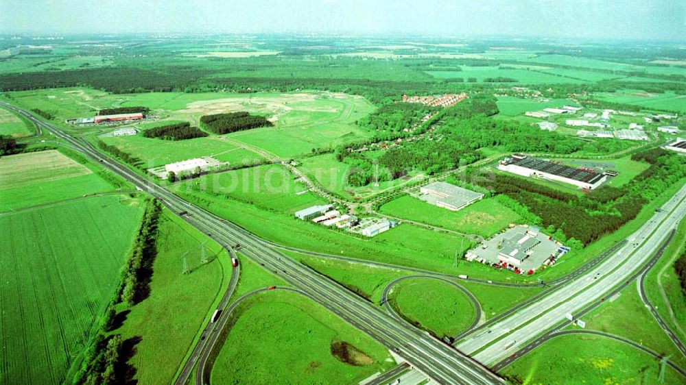 Genshagen / BRB von oben - Gewerbegebiet Brandenburg Park der Firma TRIZEC HAHN Deutschland GmbH am südlichen Berliner Ring bei Ludwigsfelde 16