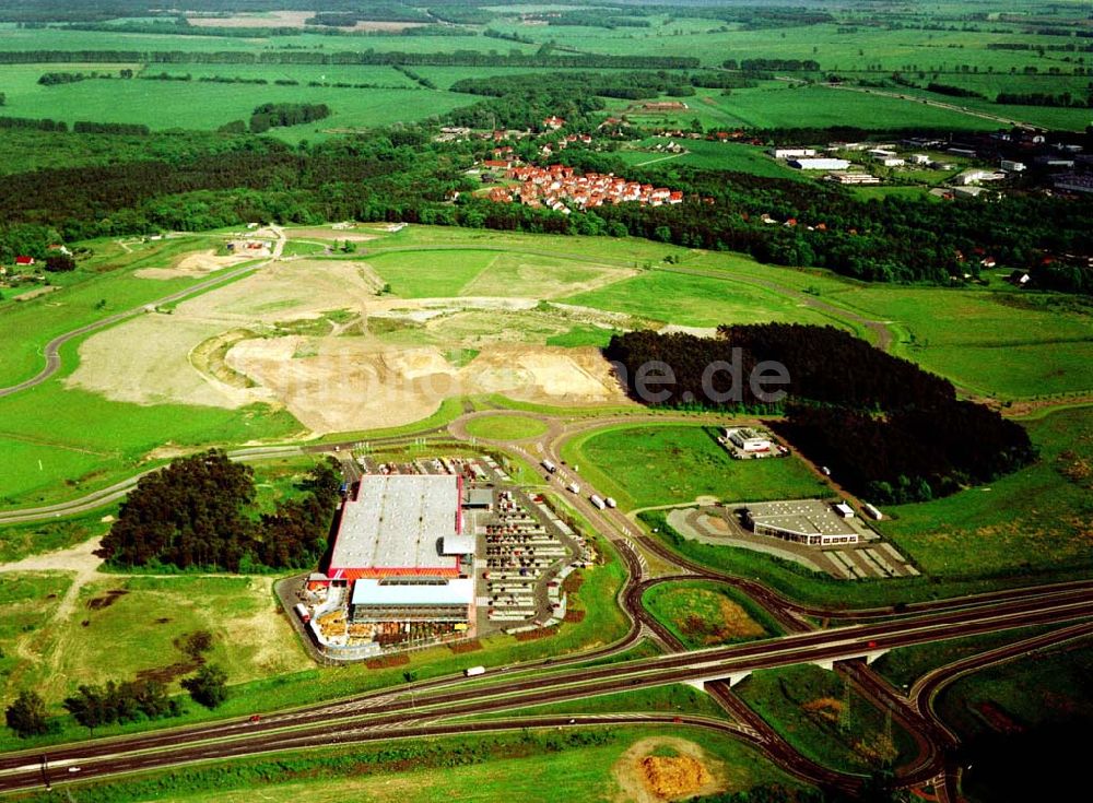 Genshagen / BRB von oben - Gewerbegebiet Brandenburg Park der Firma TRIZEC HAHN Deutschland GmbH am südlichen Berliner Ring bei Ludwigsfelde 16