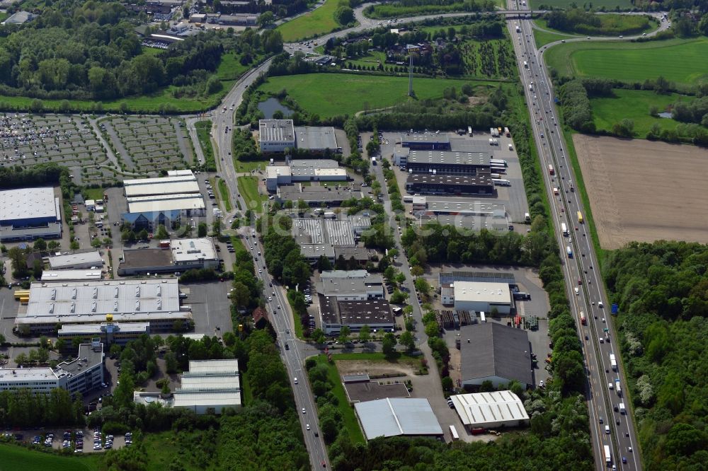 Osnabrück von oben - Gewerbegebiet an der Bundeautobahn A30 in Osnabrück im Bundesland Niedersachsen