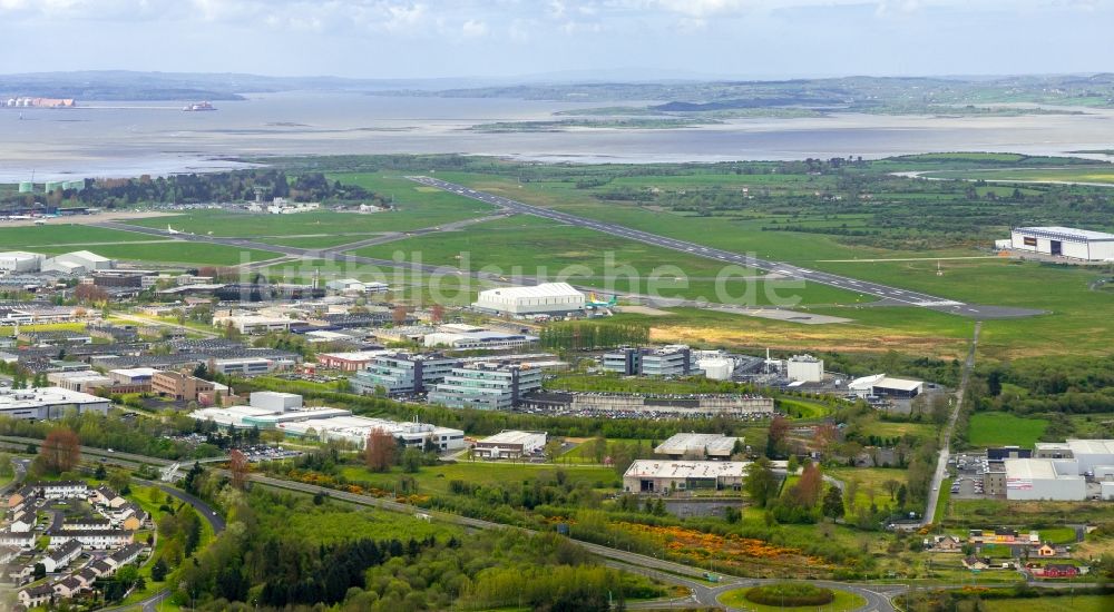 Shannon aus der Vogelperspektive: Gewerbegebiet Business Park in Shannon in Clare, Irland