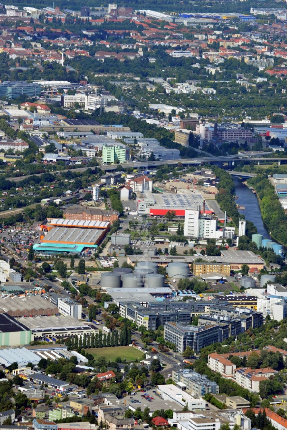 Berlin von oben - Gewerbegebiet / Business Park Teltowkanal-Süd in Berlin-Neukölln