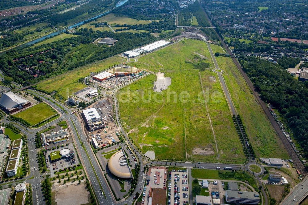 Oberhausen aus der Vogelperspektive: Gewerbegebiet BusinessPark.O mit Firmenansiedlung auf dem ehemaligen Stahlwerksgelände der Gutehoffnungshütte in Oberhausen im Bundesland Nordrhein-Westfalen