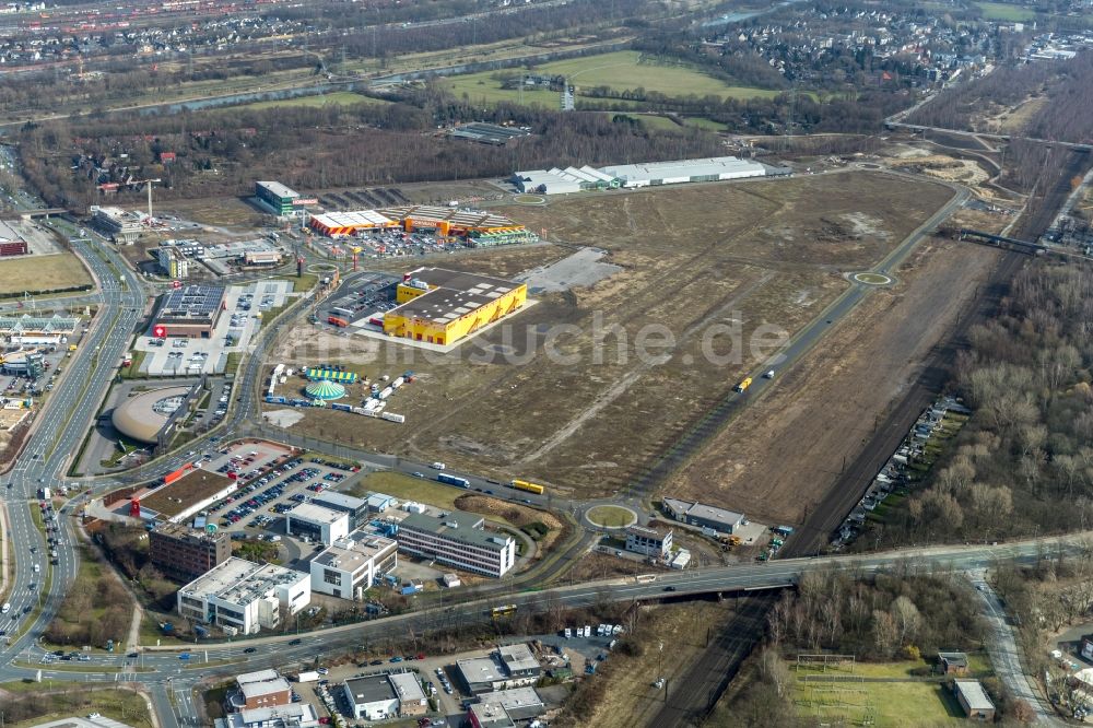 Oberhausen von oben - Gewerbegebiet BusinessPark.O mit Firmenansiedlung auf dem ehemaligen Stahlwerksgelände der Gutehoffnungshütte in Oberhausen im Bundesland Nordrhein-Westfalen