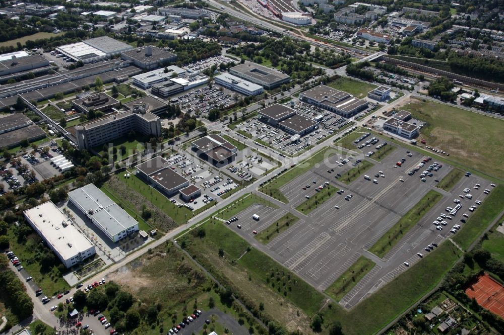 Mainz von oben - Gewerbegebiet und Dienstleistungszentrum mit der Automeile in der Oberstadt in Mainz im Bundesland Rheinland-Pfalz