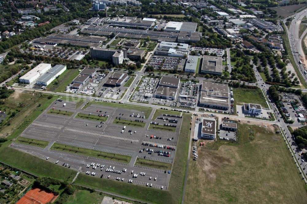 Luftaufnahme Mainz - Gewerbegebiet und Dienstleistungszentrum mit der Automeile in der Oberstadt in Mainz im Bundesland Rheinland-Pfalz