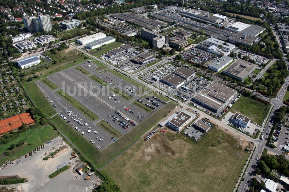 Mainz von oben - Gewerbegebiet und Dienstleistungszentrum mit der Automeile in der Oberstadt in Mainz im Bundesland Rheinland-Pfalz