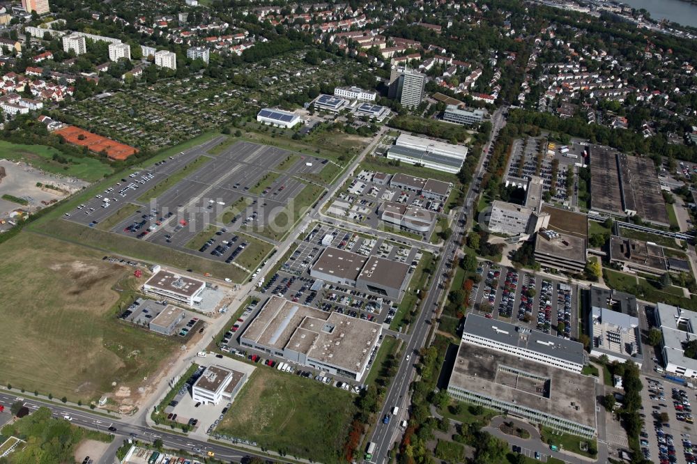 Luftaufnahme Mainz - Gewerbegebiet und Dienstleistungszentrum mit der Automeile in der Oberstadt in Mainz im Bundesland Rheinland-Pfalz