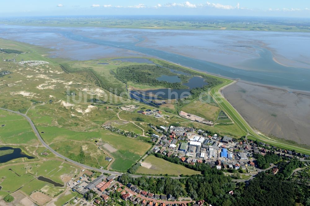 Norderney aus der Vogelperspektive: Gewerbegebiet und Dünenlandschaft auf Norderney im Bundesland Niedersachsen