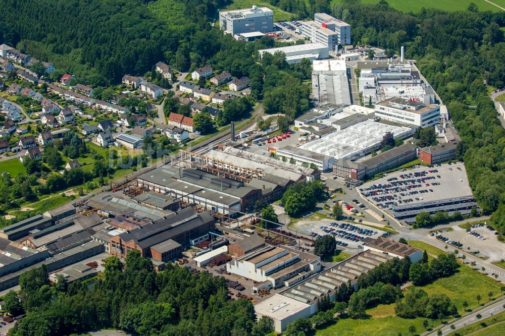 Warstein aus der Vogelperspektive: Gewerbegebiet an der Emil-Siepmann-Straße in Warstein im Bundesland Nordrhein-Westfalen