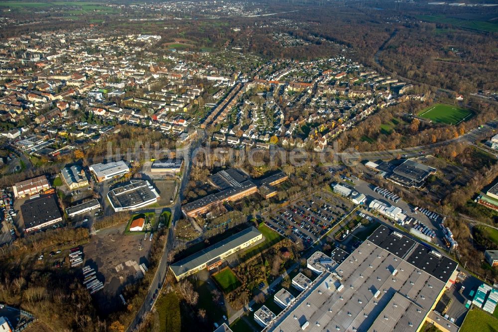 Gelsenkirchen von oben - Gewerbegebiet an der Emscherstraße in Gelsenkirchen im Bundesland Nordrhein-Westfalen