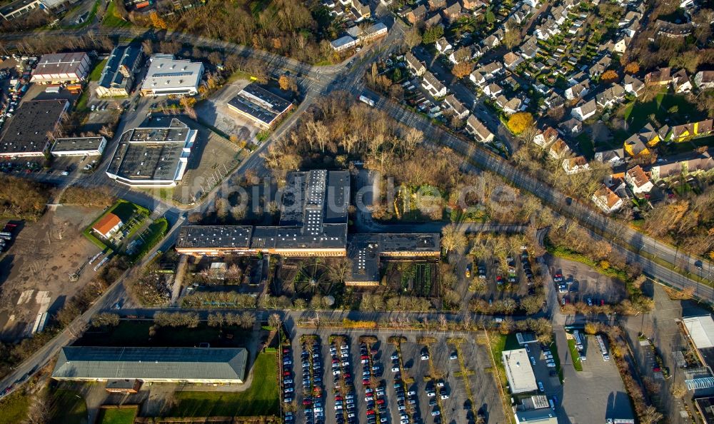 Gelsenkirchen von oben - Gewerbegebiet an der Emscherstraße in Gelsenkirchen im Bundesland Nordrhein-Westfalen