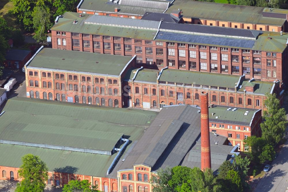 Luftbild Berlin - Gewerbegebiet entlang der Eiswerderstraße im Ortsteil Hakenfelde in Berlin, Deutschland