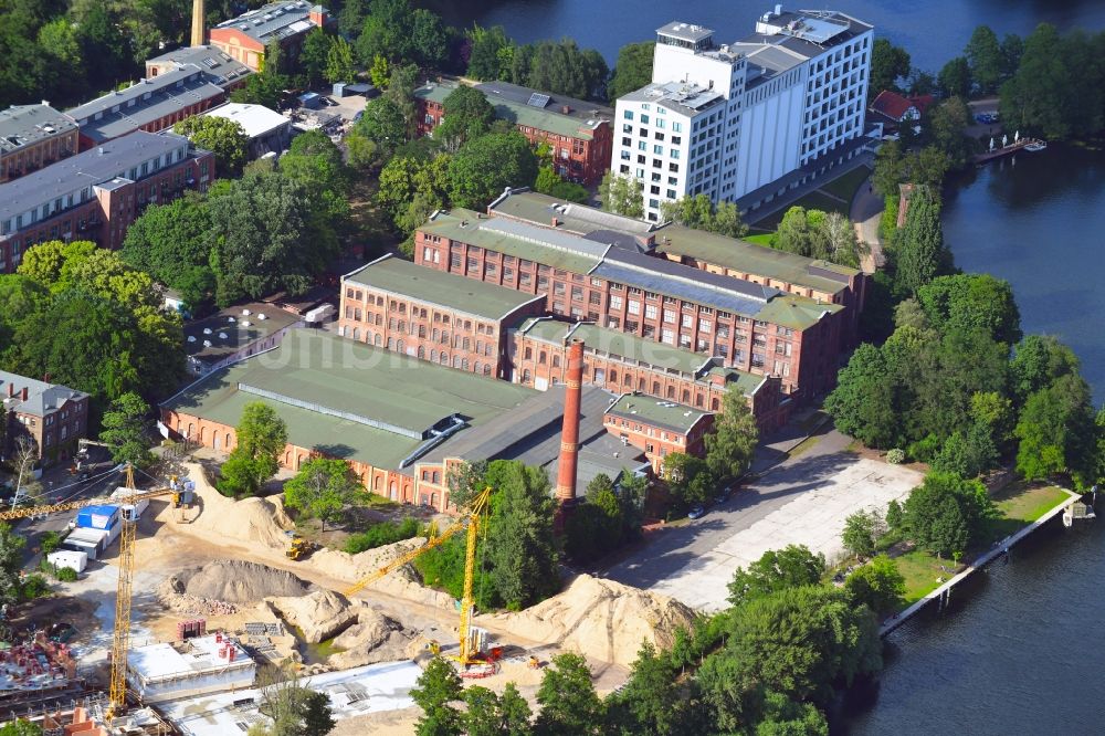 Berlin von oben - Gewerbegebiet entlang der Eiswerderstraße im Ortsteil Hakenfelde in Berlin, Deutschland