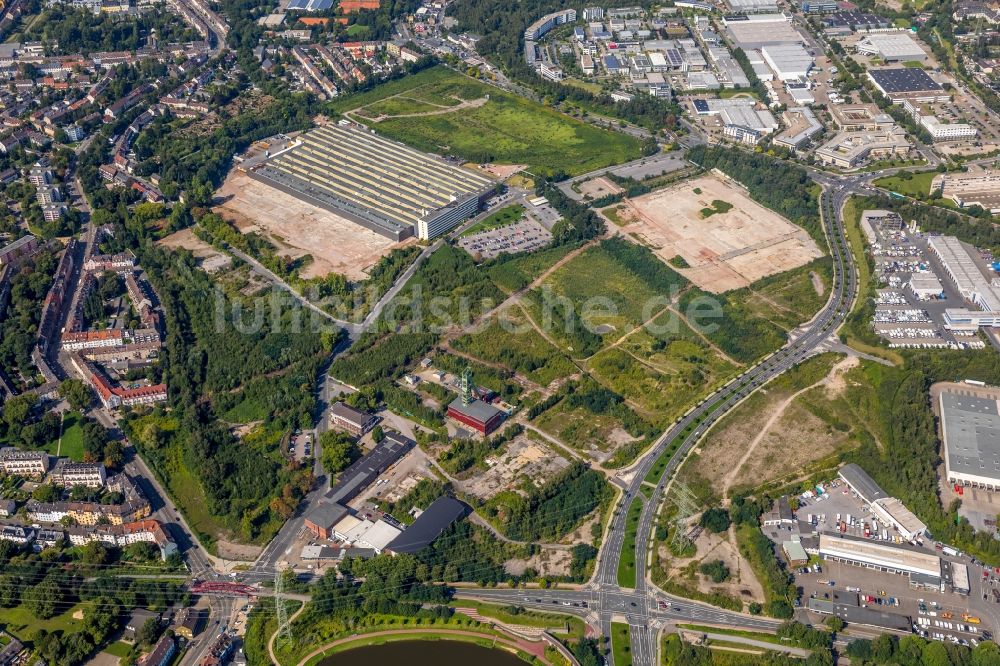 Essen von oben - Gewerbegebiet entlang der Helenenstraße in Essen im Bundesland Nordrhein-Westfalen - NRW, Deutschland