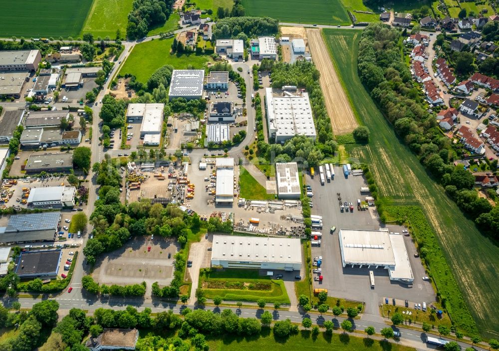 Hagen aus der Vogelperspektive: Gewerbegebiet entlang der Industriestraße in Hagen im Bundesland Nordrhein-Westfalen, Deutschland