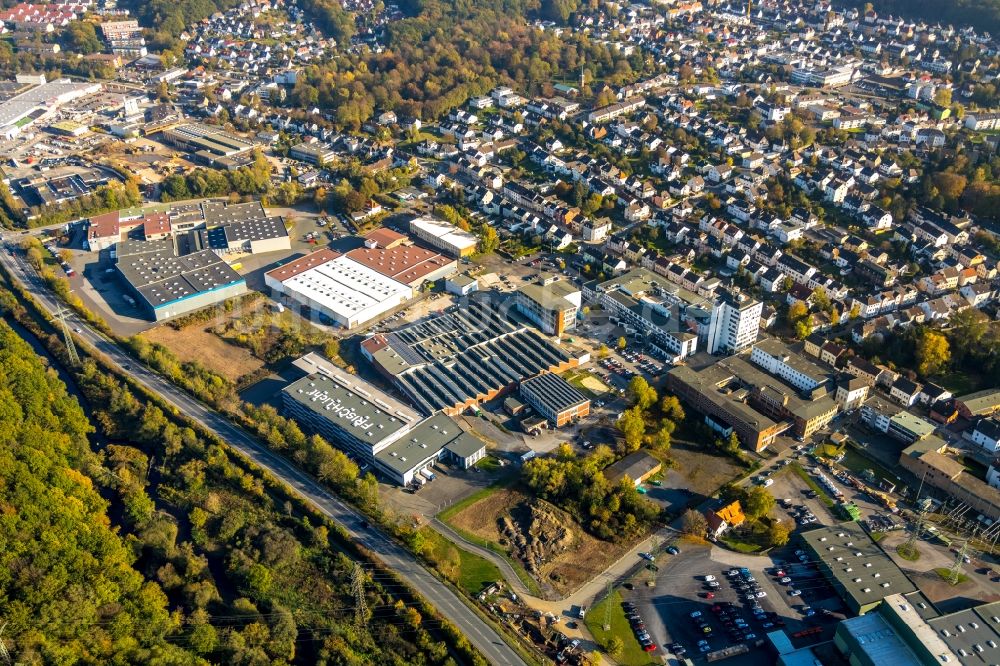 Arnsberg von oben - Gewerbegebiet entlang der Möhnestraße im Ortsteil Neheim in Arnsberg im Bundesland Nordrhein-Westfalen, Deutschland