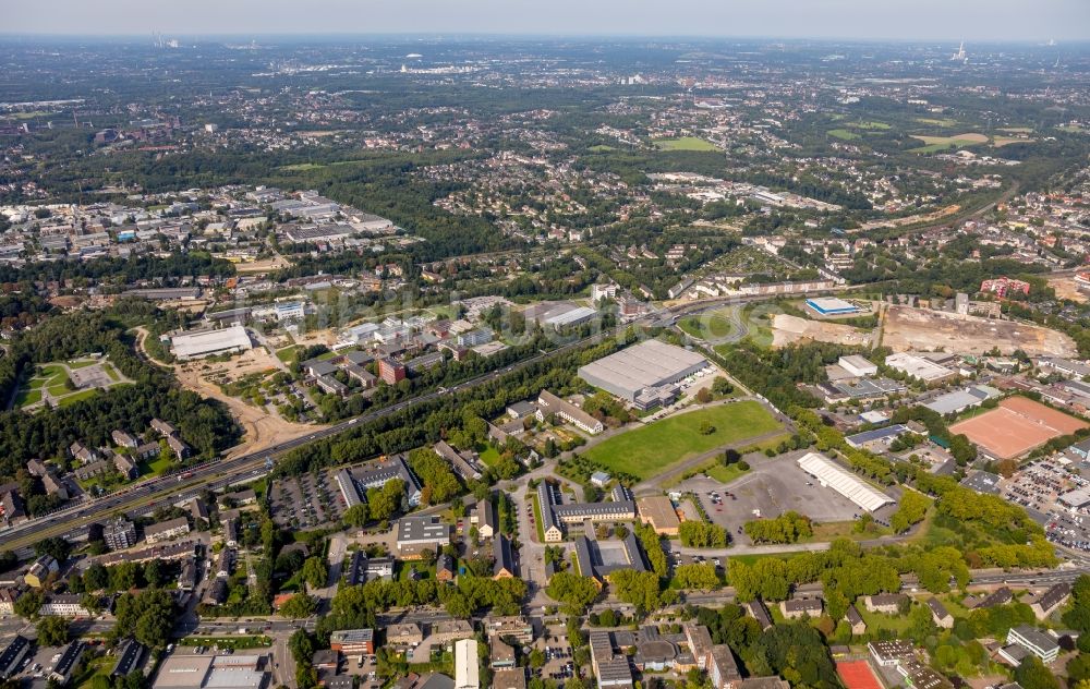 Essen aus der Vogelperspektive: Gewerbegebiet entlang der Schönscheidtstraße in Essen im Bundesland Nordrhein-Westfalen, Deutschland