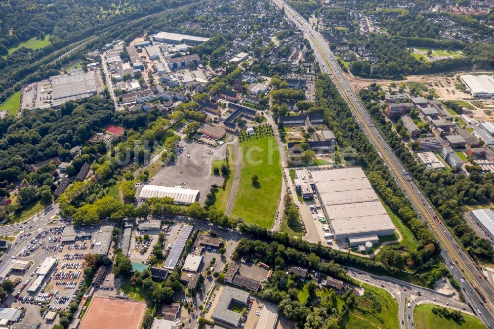 Essen aus der Vogelperspektive: Gewerbegebiet entlang der Schönscheidtstraße in Essen im Bundesland Nordrhein-Westfalen, Deutschland